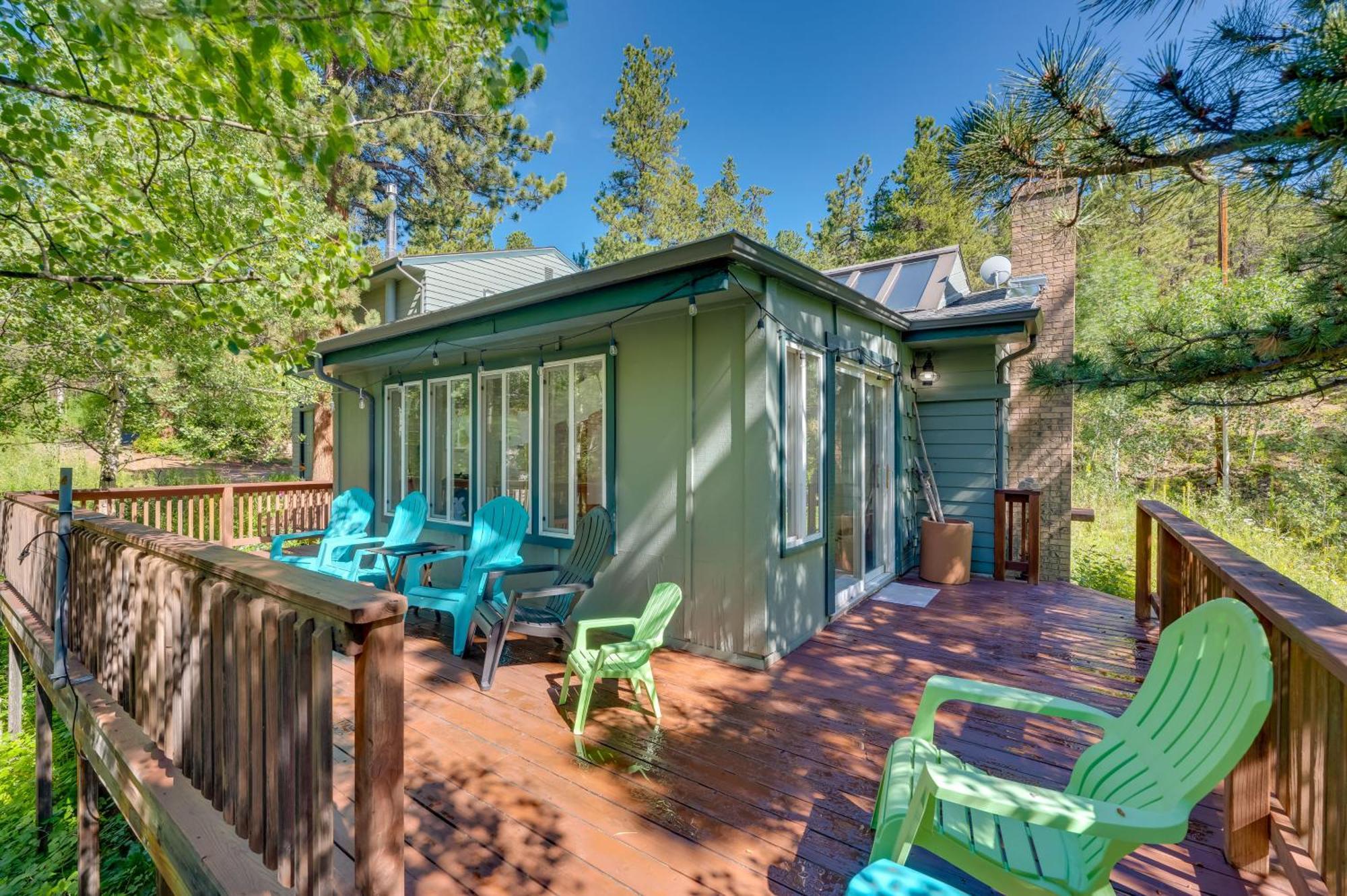 Stunning Golden Home With Deck About 35 Mi To Denver! Dış mekan fotoğraf