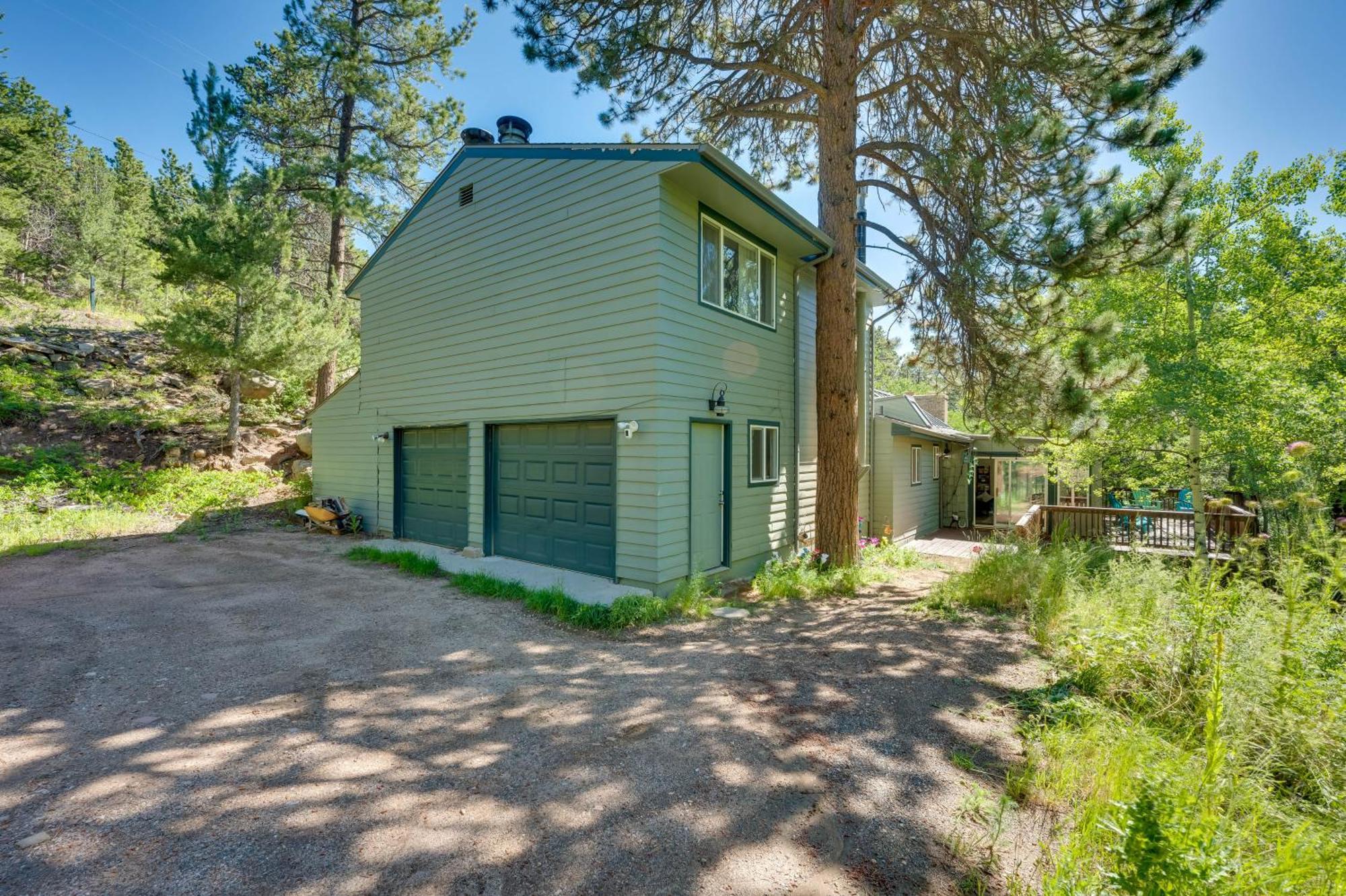 Stunning Golden Home With Deck About 35 Mi To Denver! Dış mekan fotoğraf