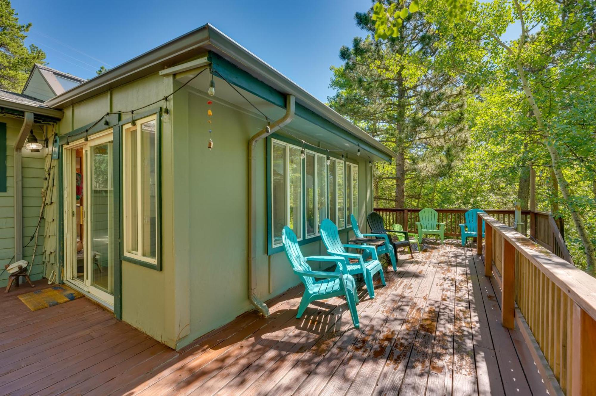 Stunning Golden Home With Deck About 35 Mi To Denver! Dış mekan fotoğraf