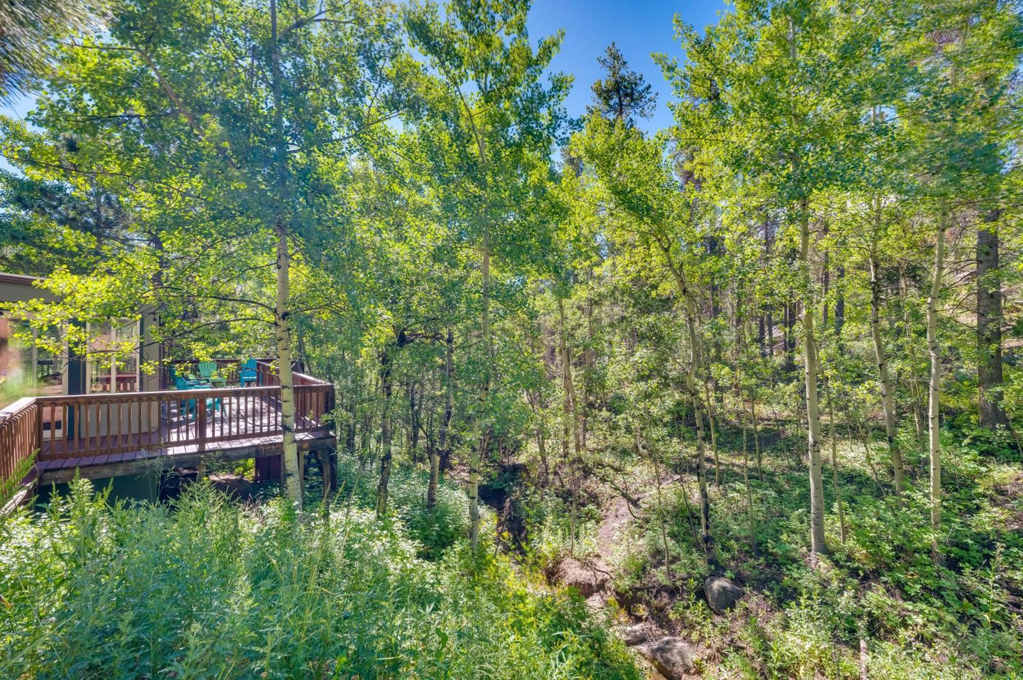 Stunning Golden Home With Deck About 35 Mi To Denver! Dış mekan fotoğraf
